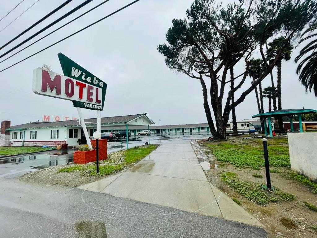 Wiebe Motel Hollister Exterior photo